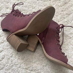 Women’s mossimo open toe tie up bootie